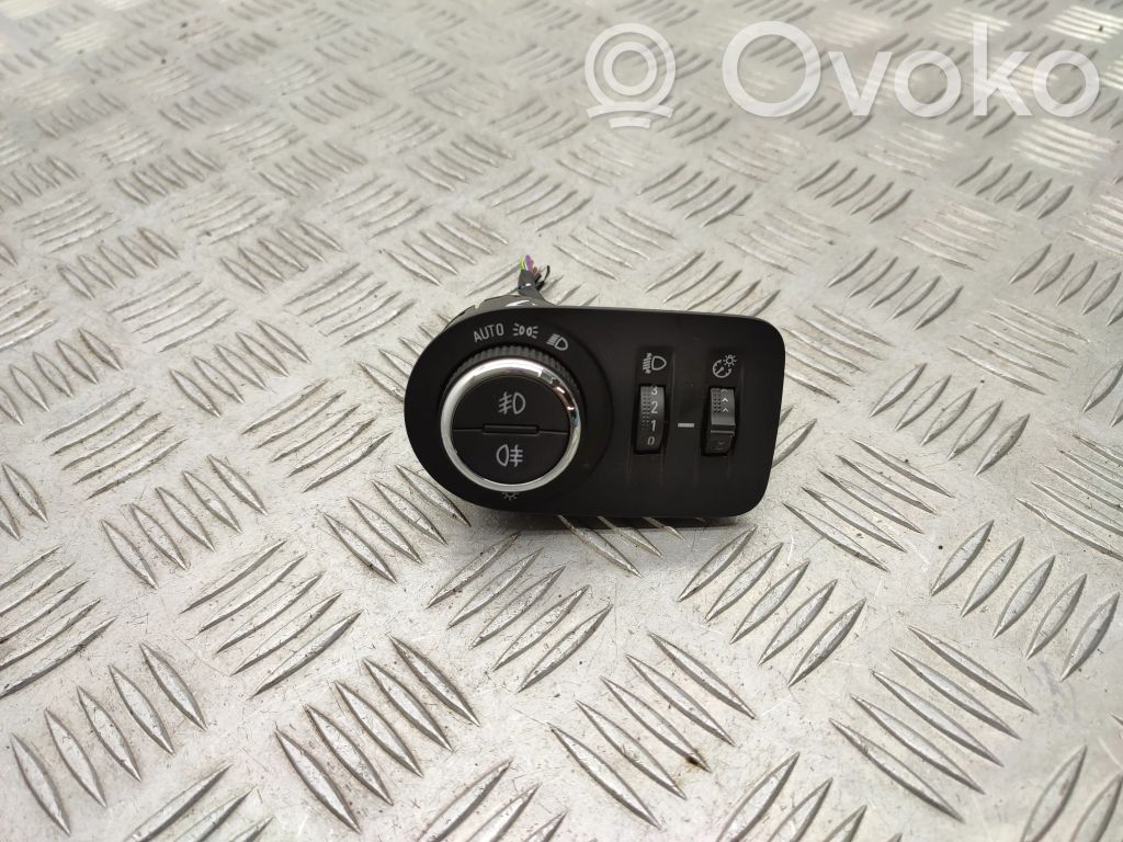 Opel Crossland X Light switch 