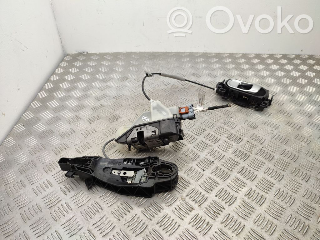 Citroen C3 Priekšpusē slēdzene 