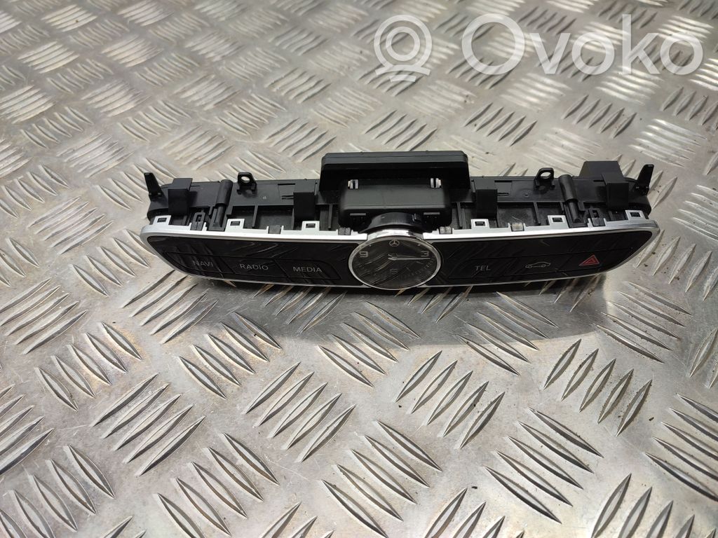 Mercedes-Benz E W213 A set of switches 