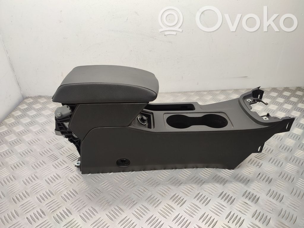 Seat Leon (5F) Reposabrazos 