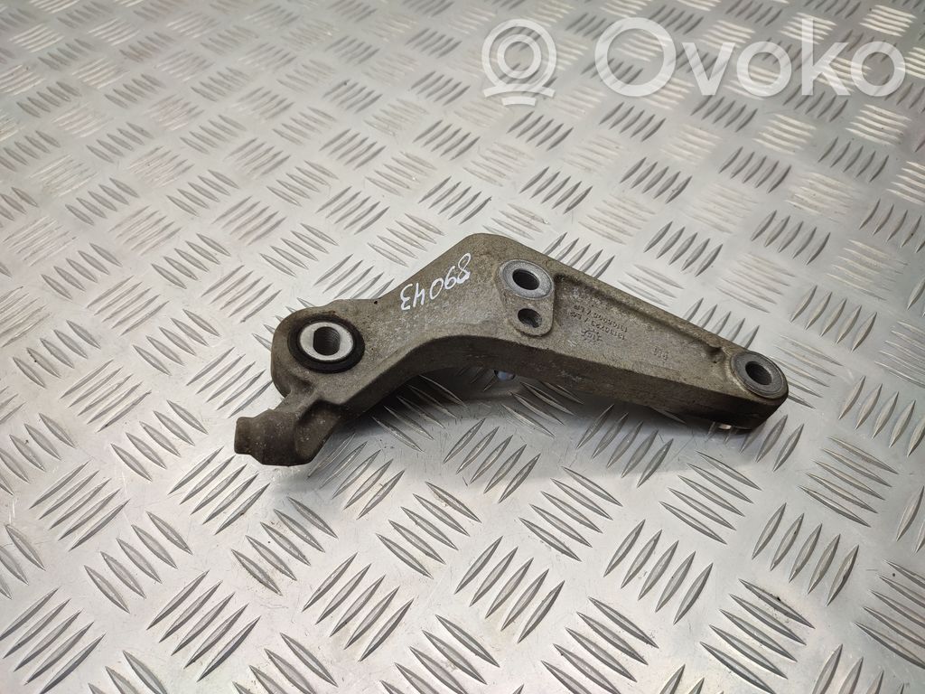 Opel Corsa E Gearbox mounting bracket 