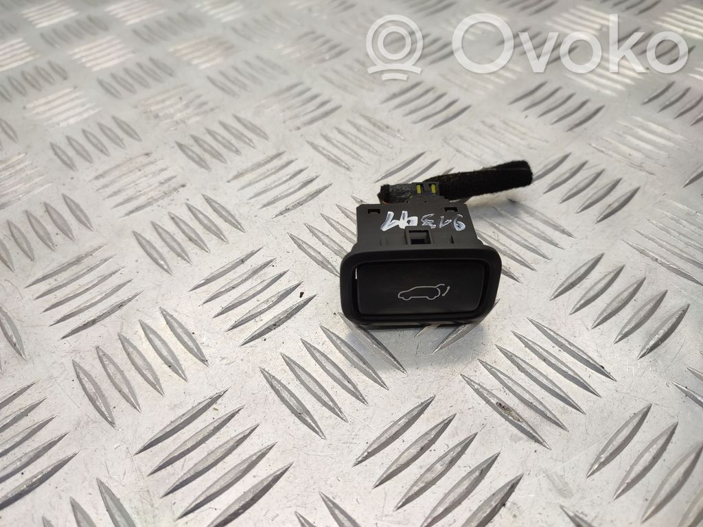 KIA Sorento Tailgate/boot open switch button 