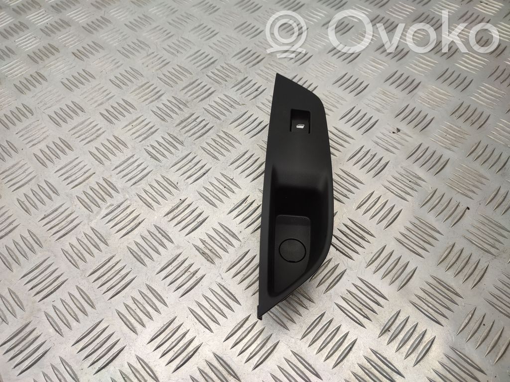 Opel Astra L Electric window control switch 