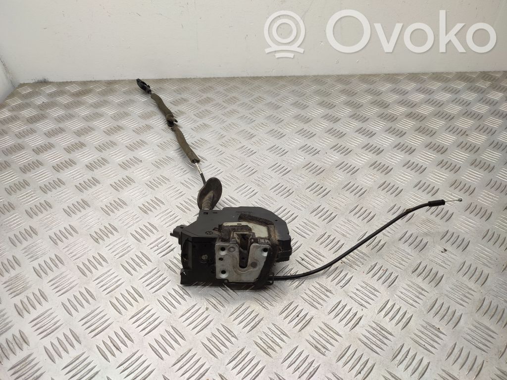 Renault Clio IV Rear door lock 