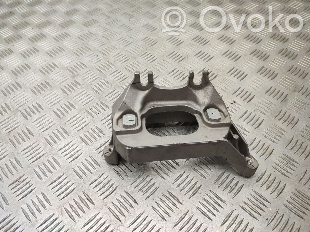 Dacia Sandero III Gearbox mounting bracket 