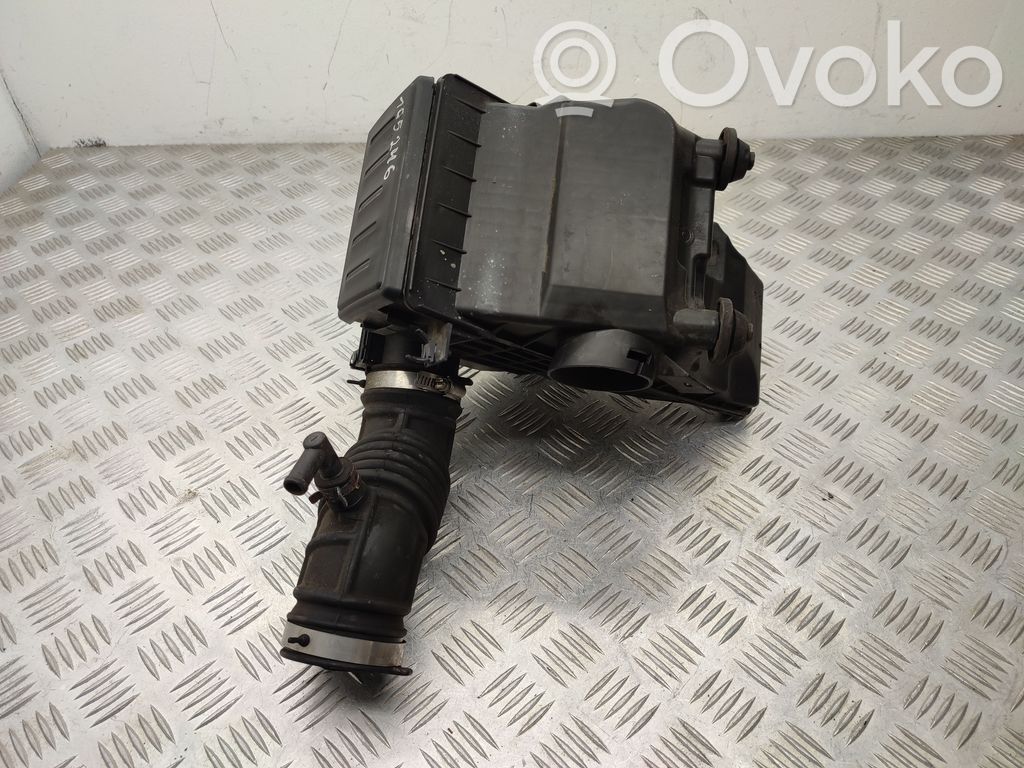 Nissan Note (E11) Air filter box 