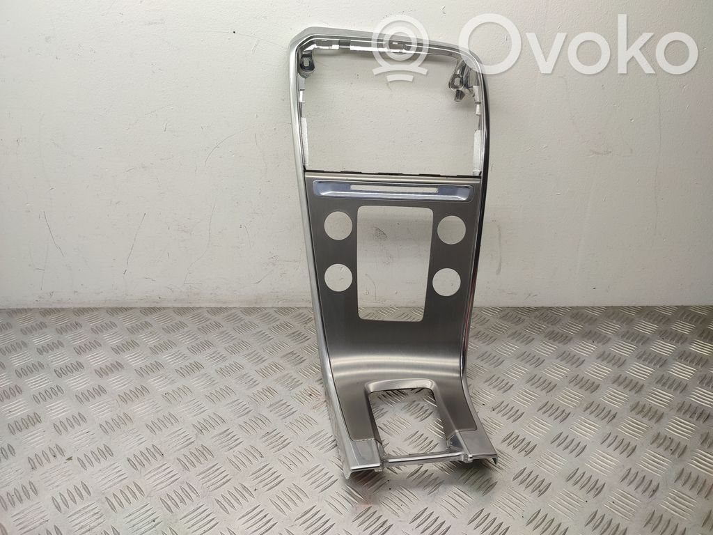Volvo XC60 Kita centrinė konsolės (tunelio) detalė 