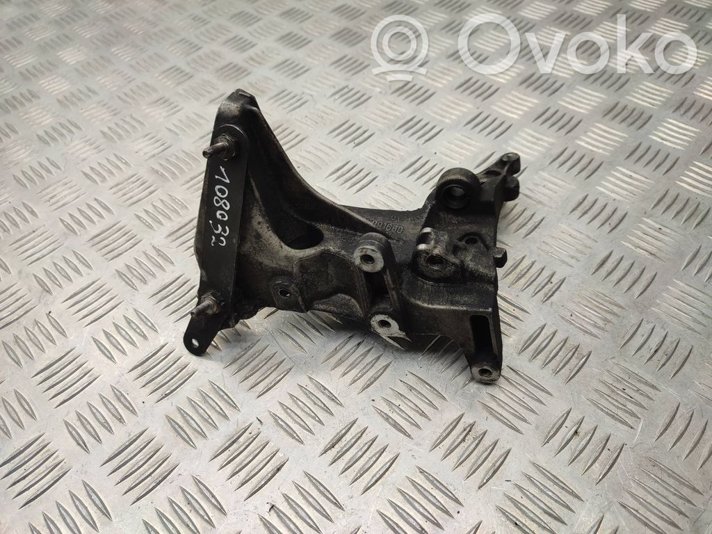 Citroen C5 Generator/alternator bracket 