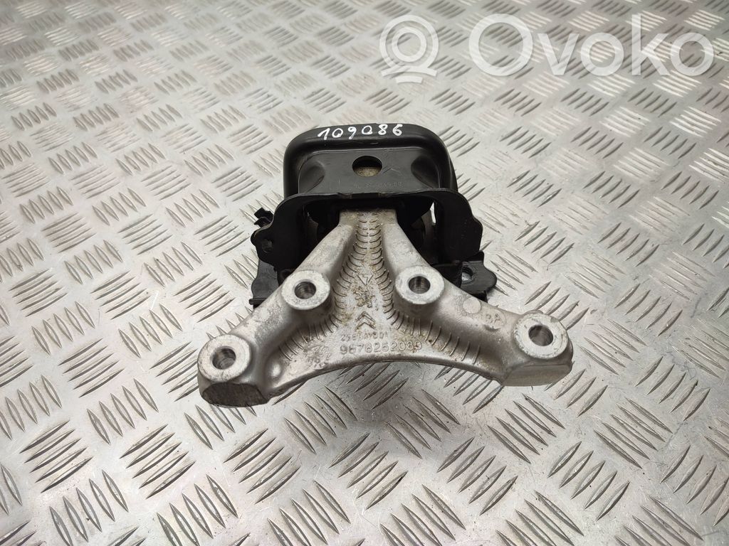 Citroen C3 Aircross Engine mount bracket 