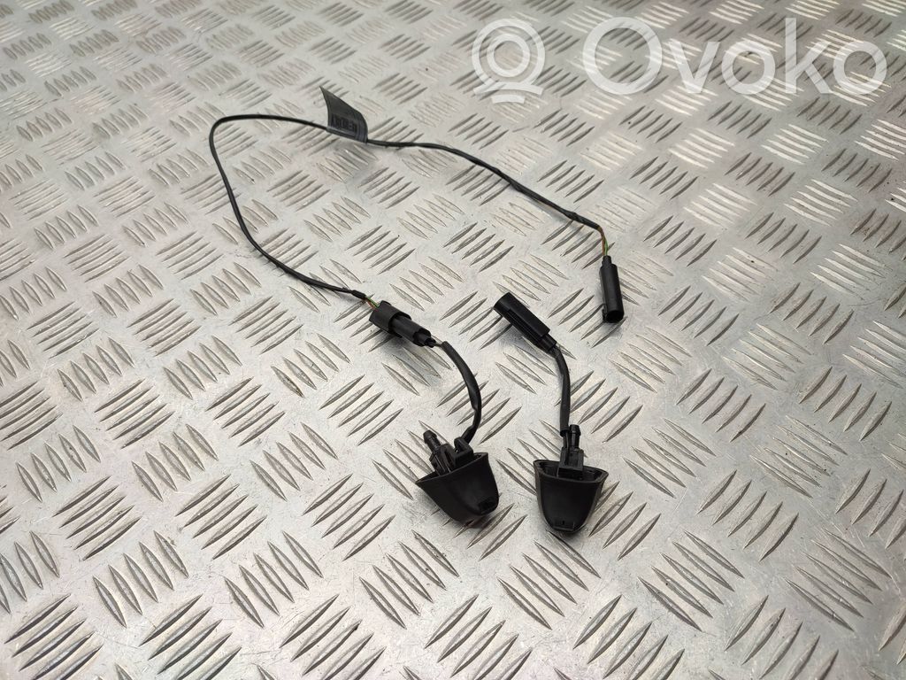 BMW 3 E90 E91 Windshield washer spray nozzle 