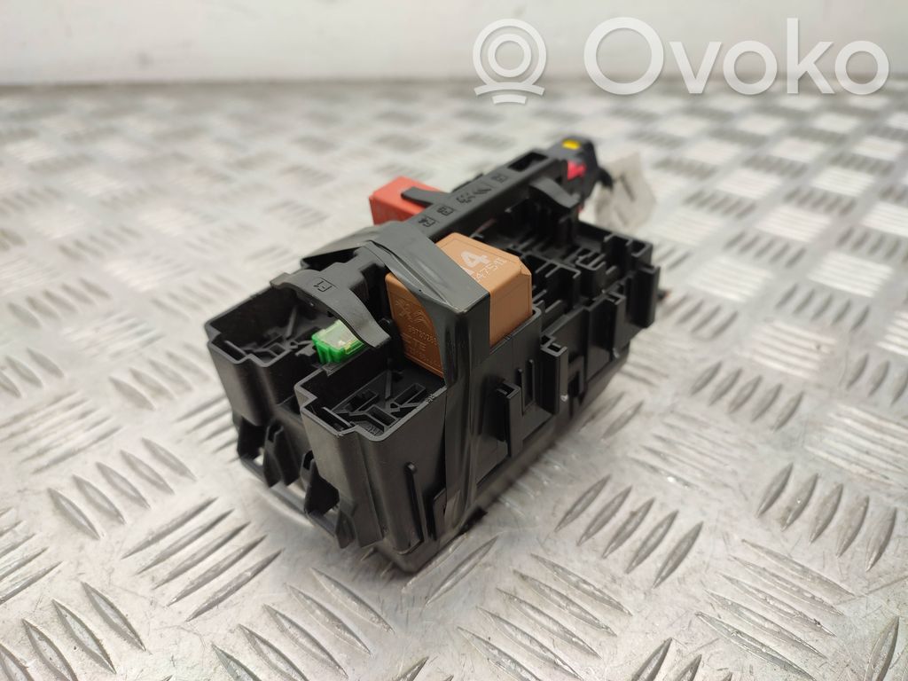 Ramka / Moduł bezpieczników   B3A502064,VB3A502064,9673028680,9807972380