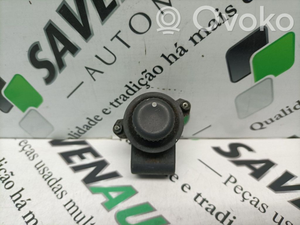 Wing mirror switch   7700421406