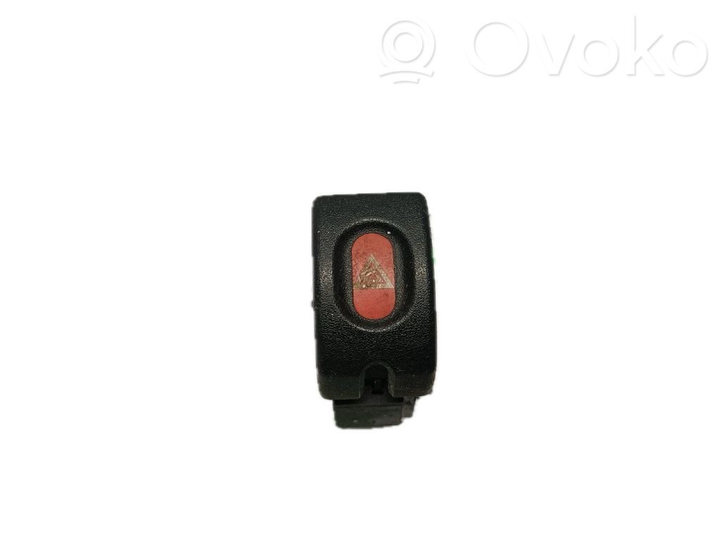 Botón interruptor de luz de peligro