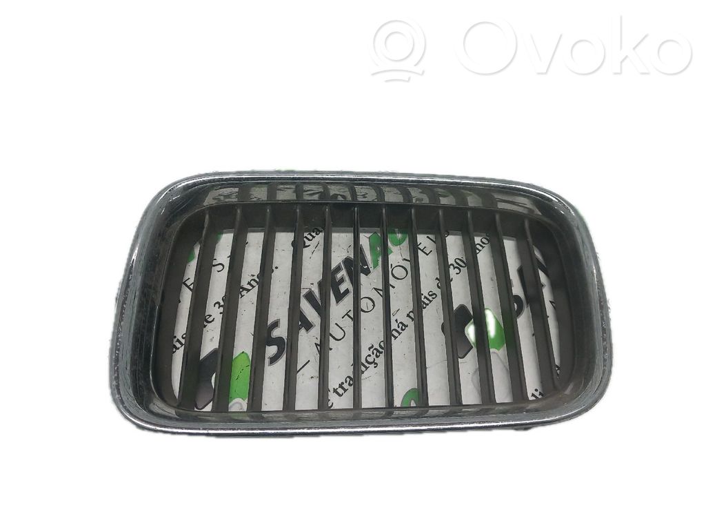 Front grill   8122237,ESQUERDA