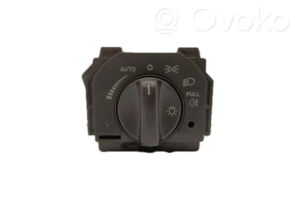 Light switch   XR8311654
