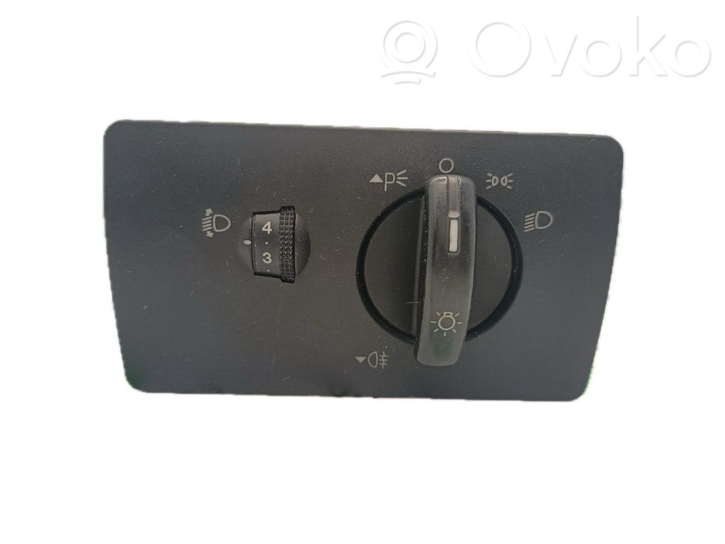 Light switch   4S7T13A024GA