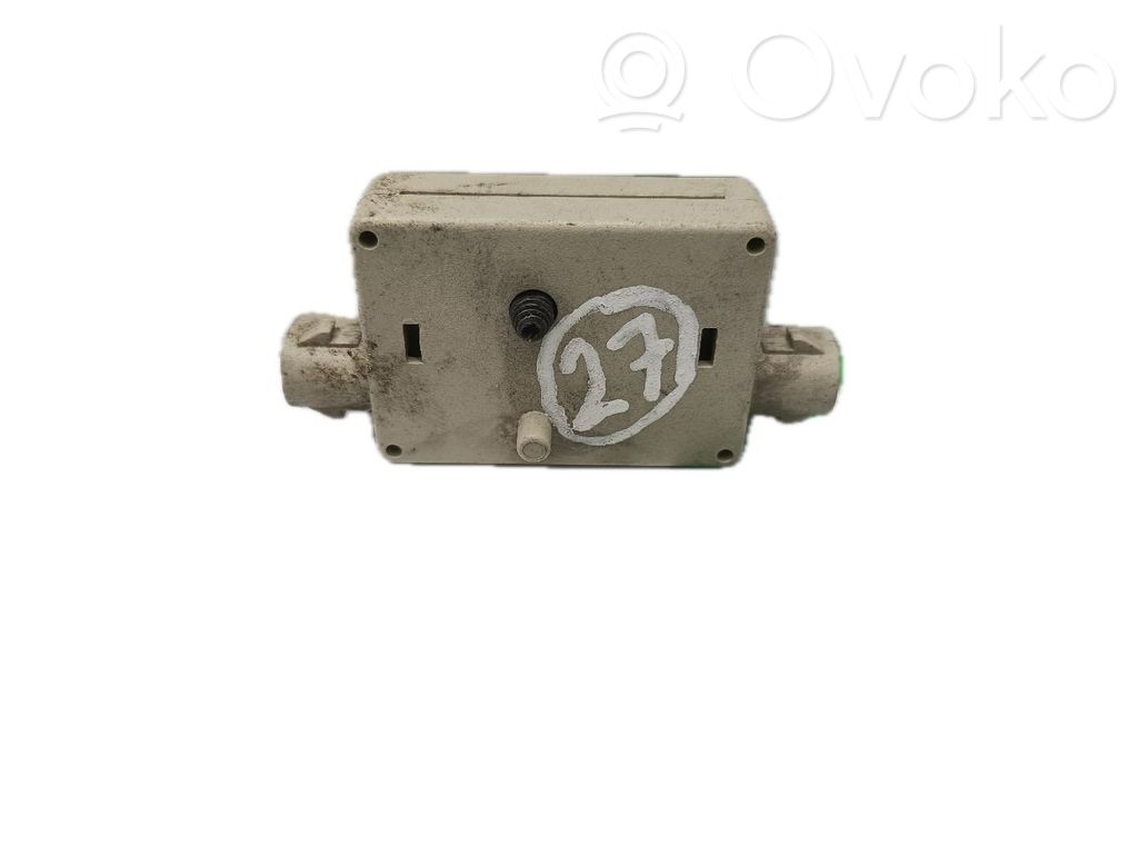 Antenas pastiprinātājs   699009005