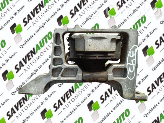 Engine mount bracket