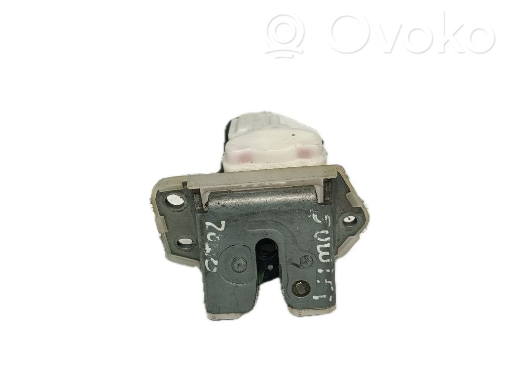 Suzuki Swift II Tailgate exterior lock 