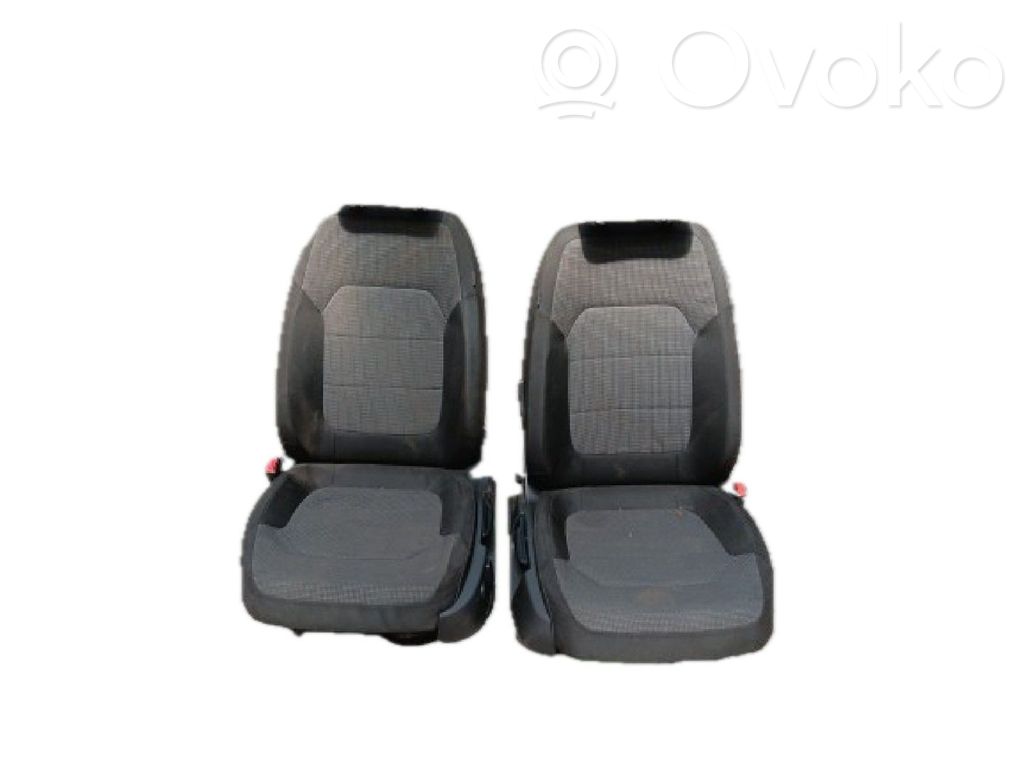 Volkswagen PASSAT B7 Seat set 
