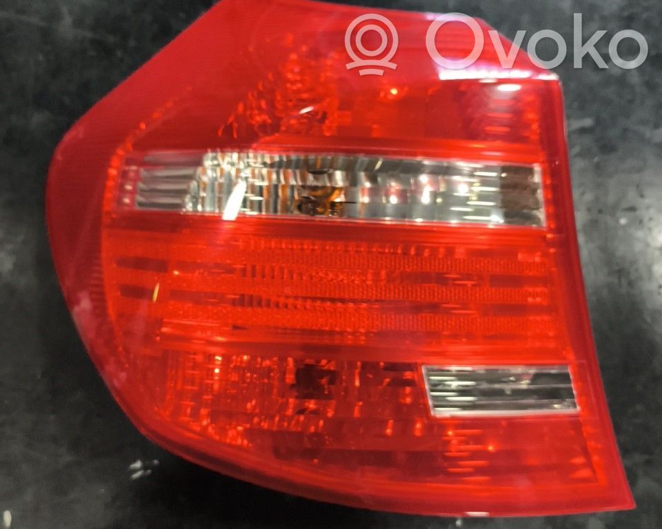 Tailgate rear/tail lights   7184255