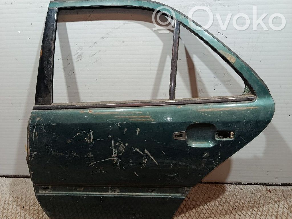 Mercedes-Benz C W202 Puerta trasera 