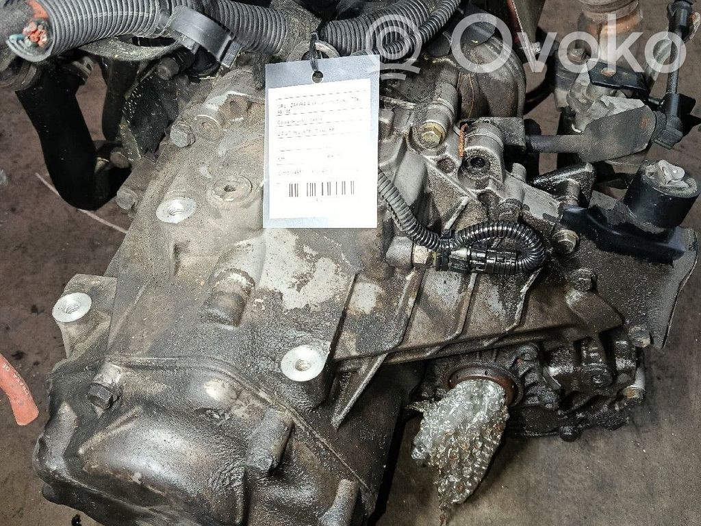 Opel Zafira A Caja de cambios manual de 5 velocidades 