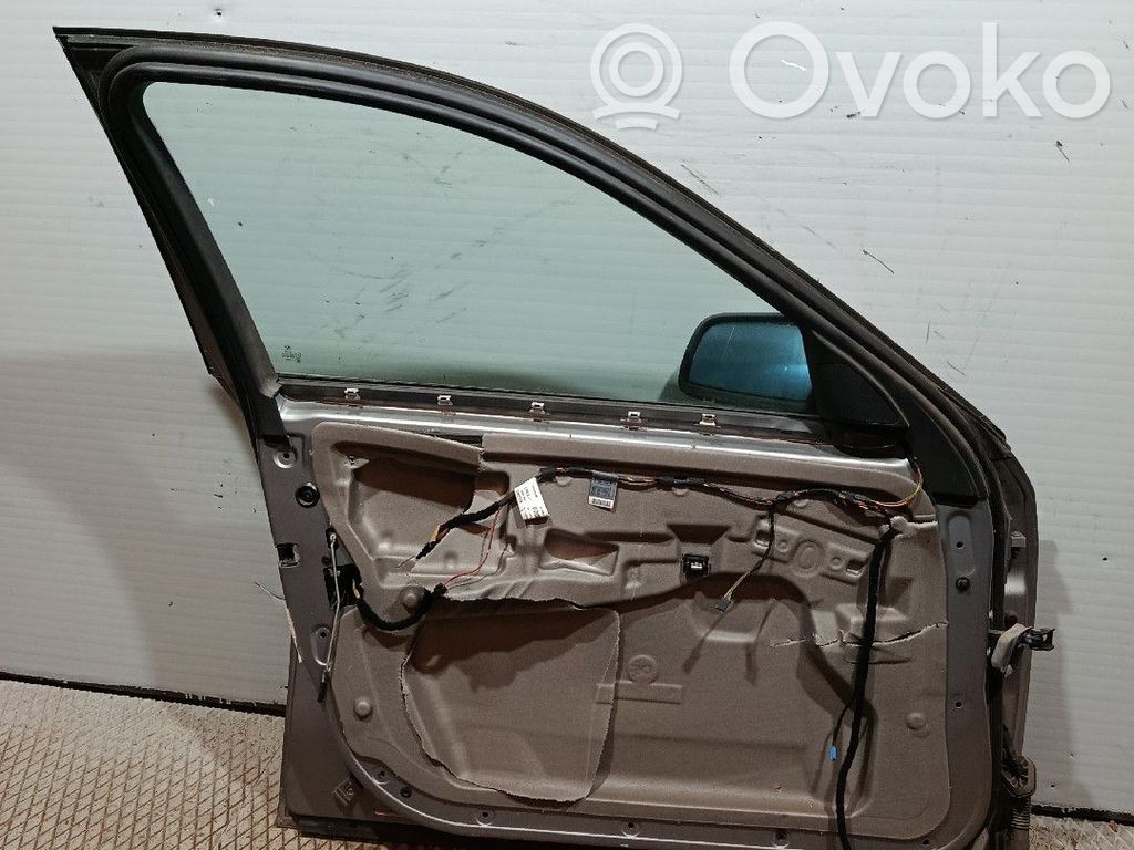 Front window lifting mechanism without motor