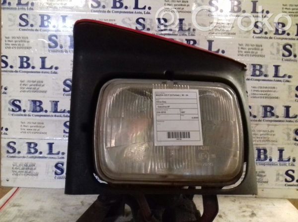 Mazda 323 F Etu-/Ajovalo 