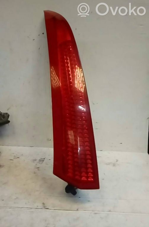 Tailgate rear/tail lights