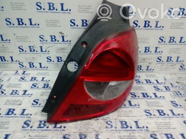 Renault Clio III Luz trasera/de freno 