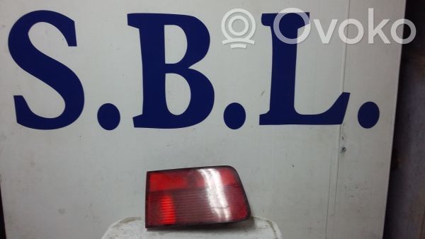 BMW 5 E39 Galinis žibintas dangtyje 