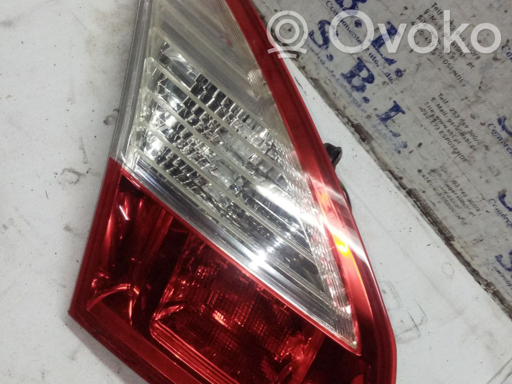 Renault Megane III Galinis žibintas dangtyje 