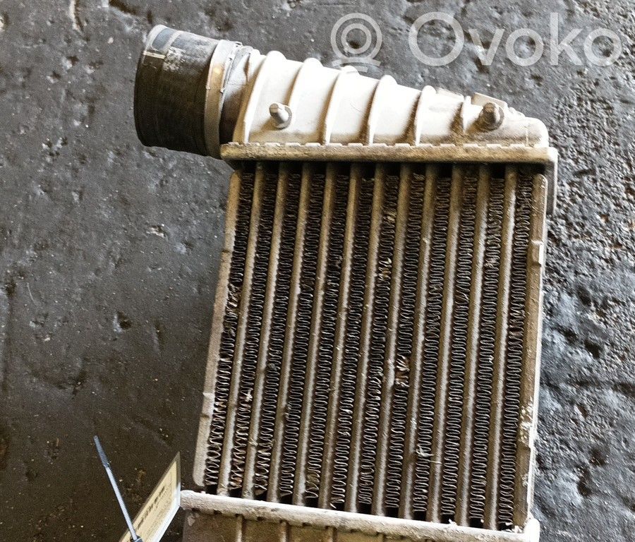 Refroidisseur intermédiaire   8L9145805,BISCAITE