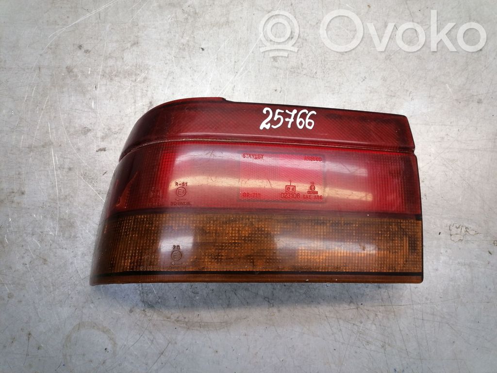 Mitsubishi Lancer Lampă spate în caroserie 