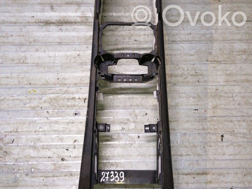 Volkswagen Touareg I Center console 