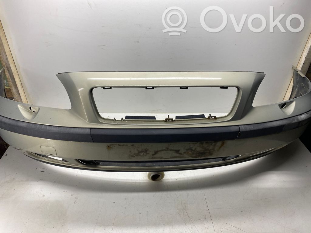Volvo V70 Front bumper 