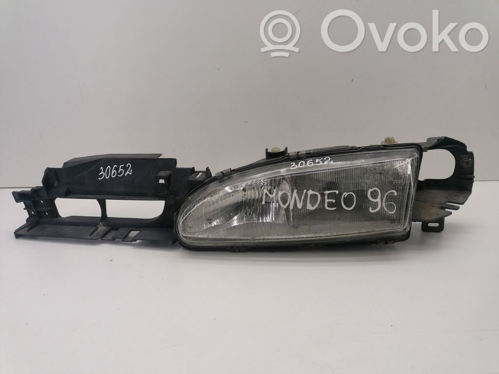 Ford Mondeo MK II Scheinwerfer 