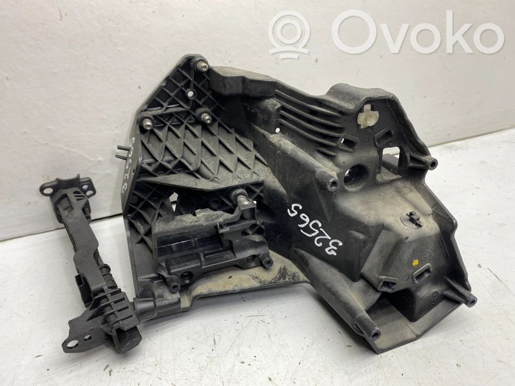 Volvo XC60 Priekinio žibinto detalė 
