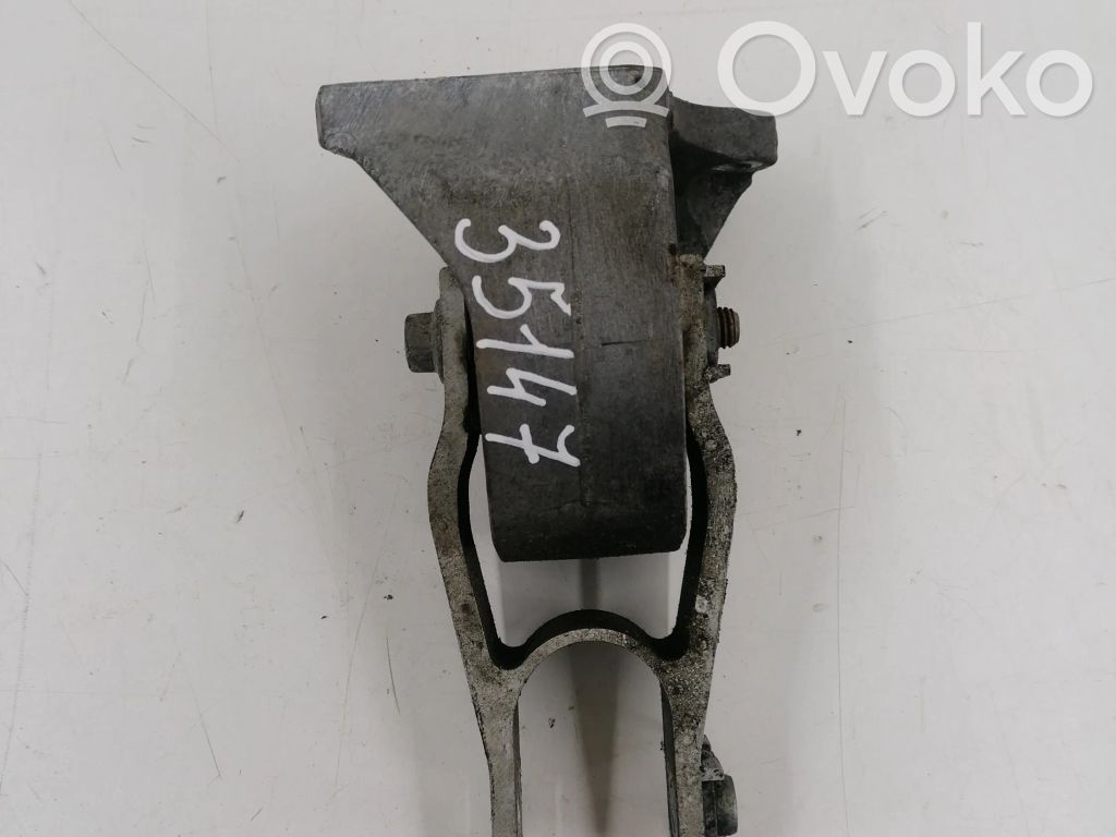 Engine mount bracket   31401144,31330592