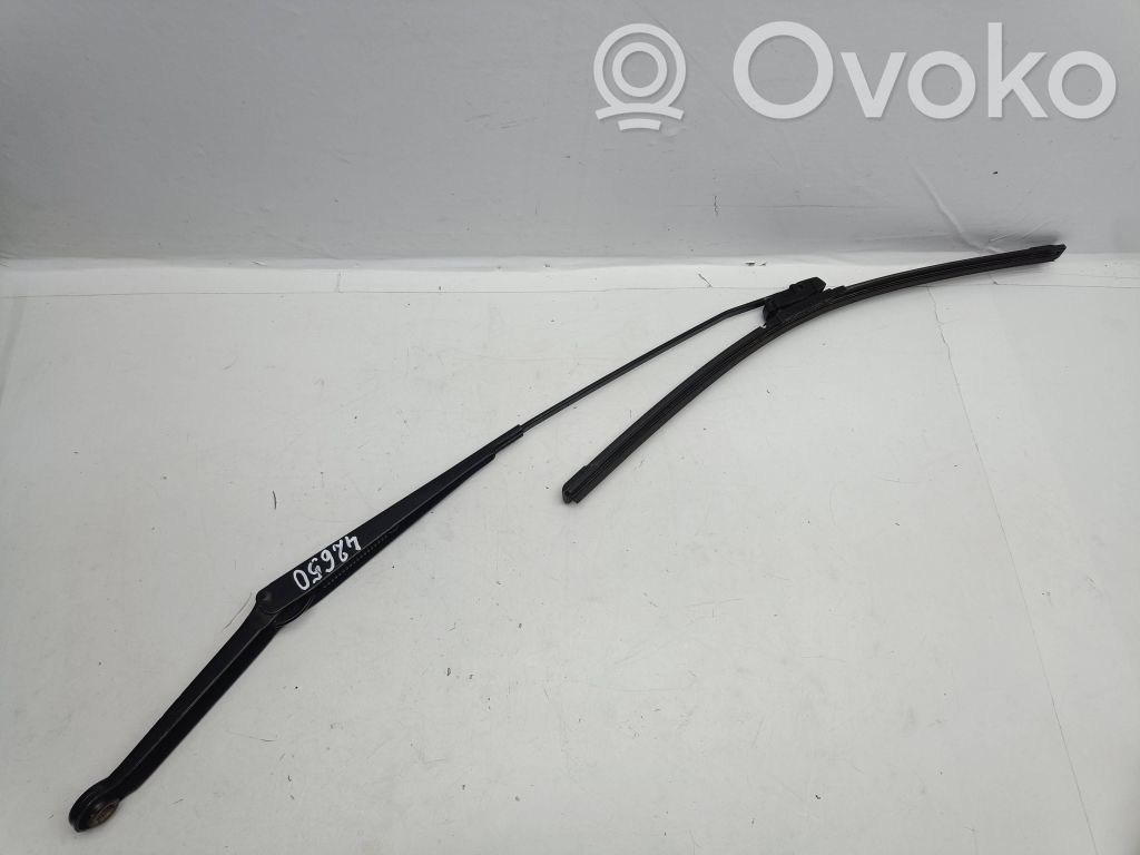 BMW X3 E83 Front wiper blade arm 
