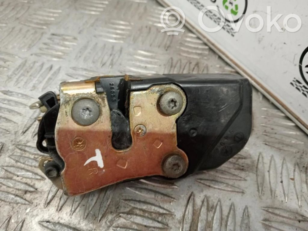 Cerradura de puerta trasera