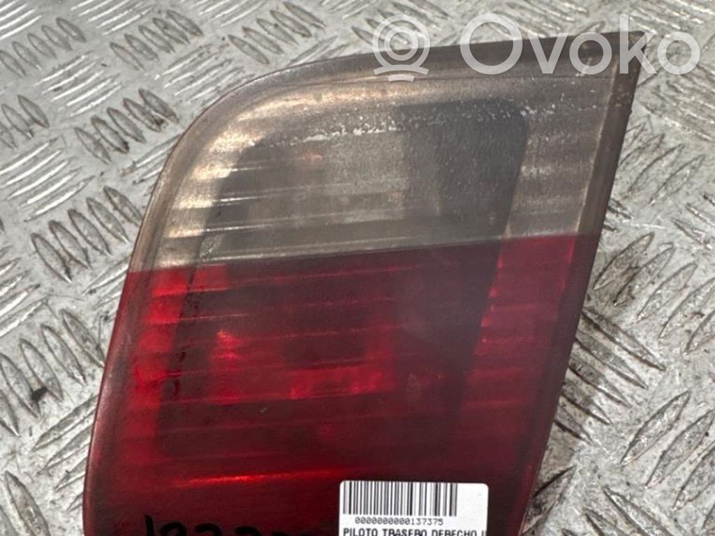 BMW 3 E46 Aizmugurējais lukturis virsbūvē 