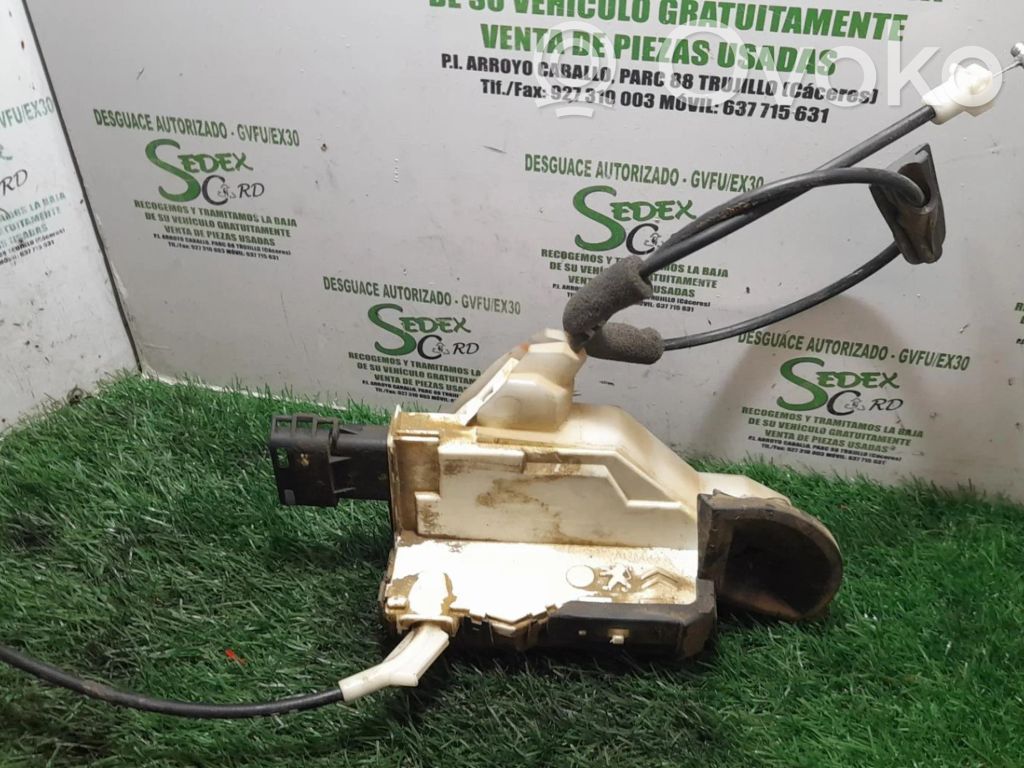 Peugeot 308 Front door lock 