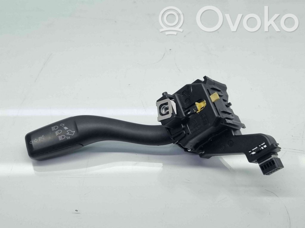 Audi A3 S3 A3 Sportback 8P Manetă semnalizator 