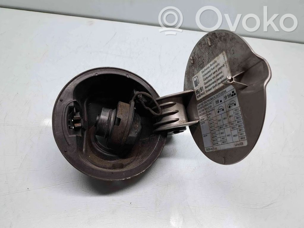 Skoda Fabia Mk2 (5J) Tapón del depósito de combustible (Usadas) 