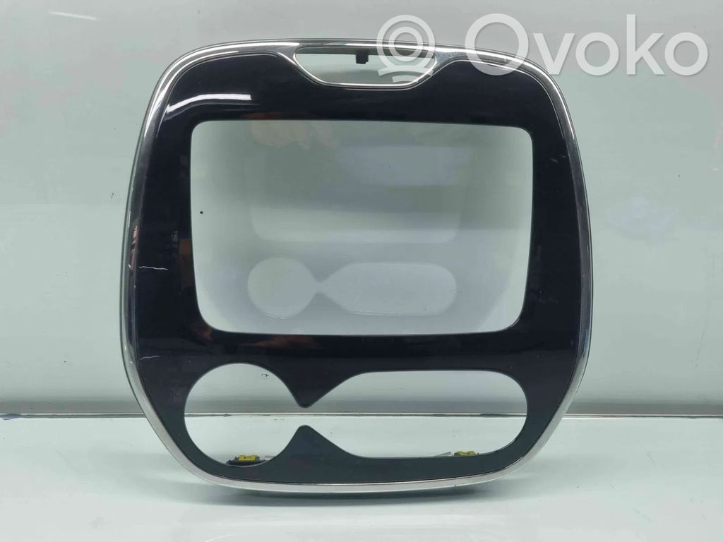 Renault Captur Engine hood trim 