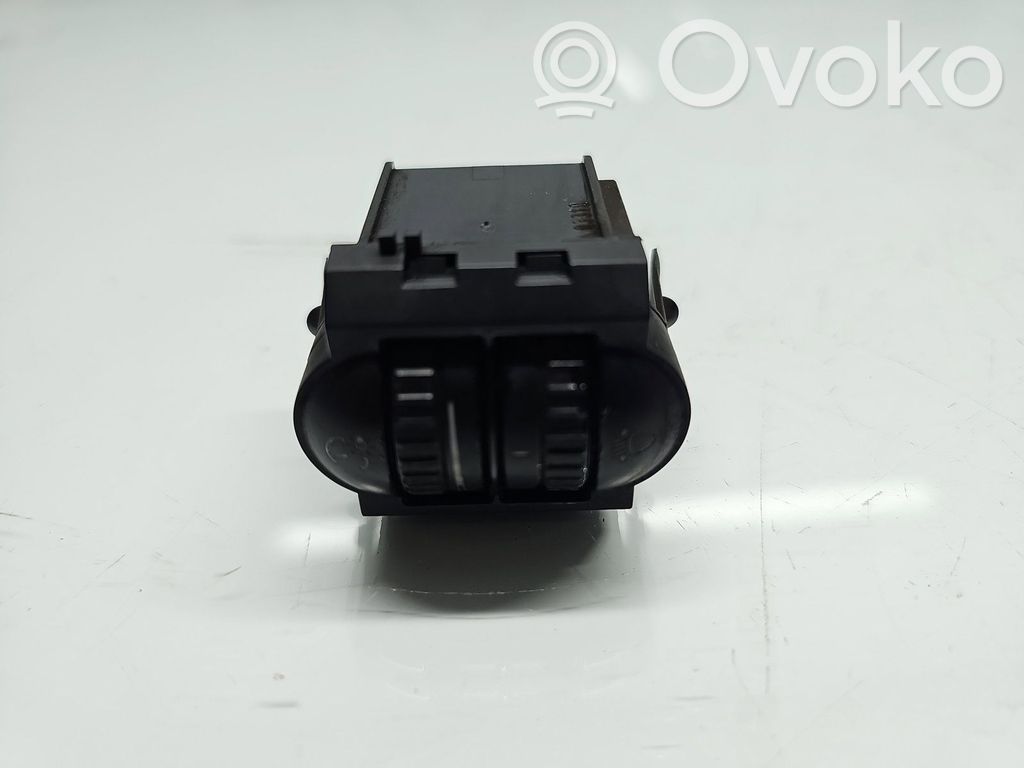 Other switches/knobs/shifts   1K8941333