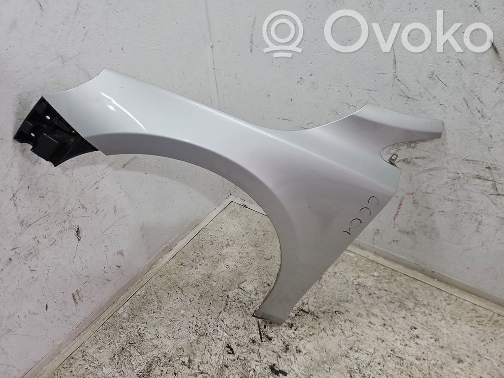 Volvo V40 Sparnas 