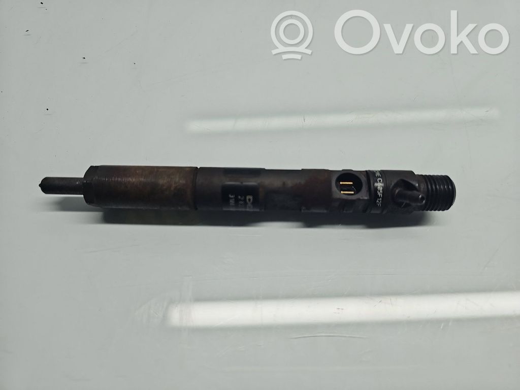 Inyector de combustible   166001137R